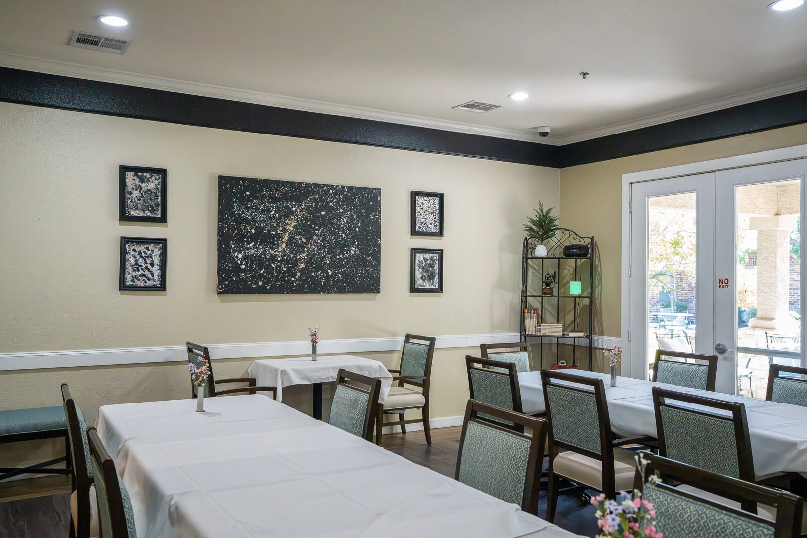 Elegant Dining Room at Assisted Living for Seniors