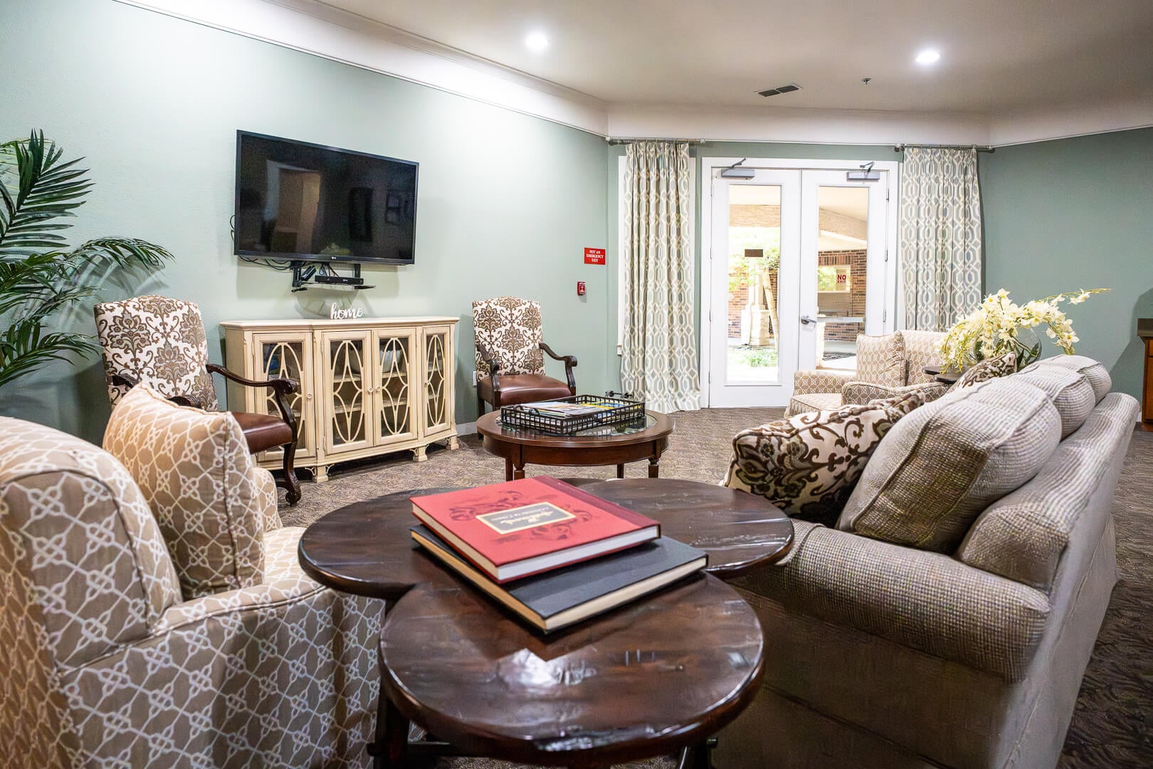 Comfortable Lounge Area at Assisted Living for Seniors
